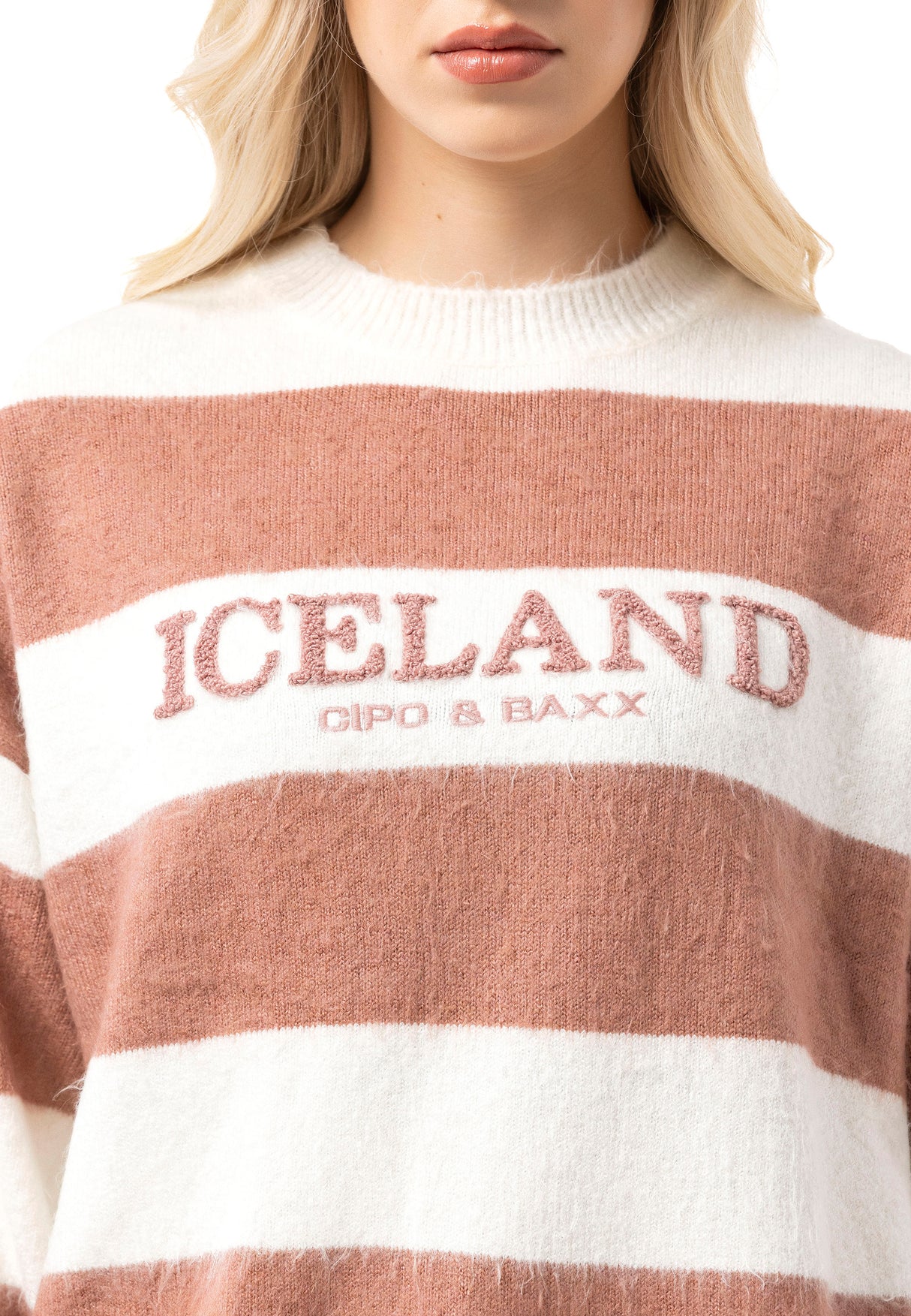 WP263 Damen Strickpullover – Gestreifter Pullover mit „ICELAND Copenhagen Studios“ Frontprint | Casual Streetwear für Alltag & Freizeit