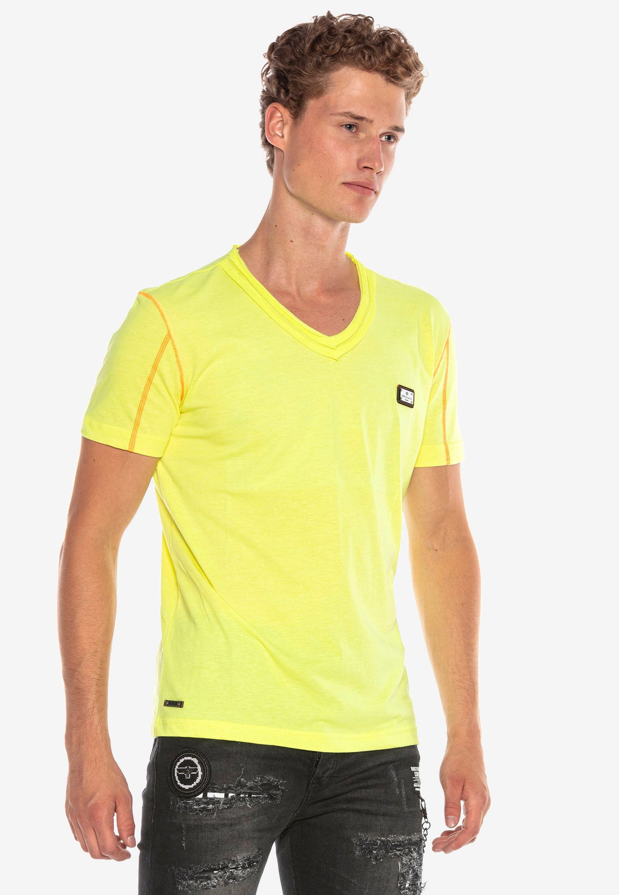 CT569 Camiseta con parches para hombres 