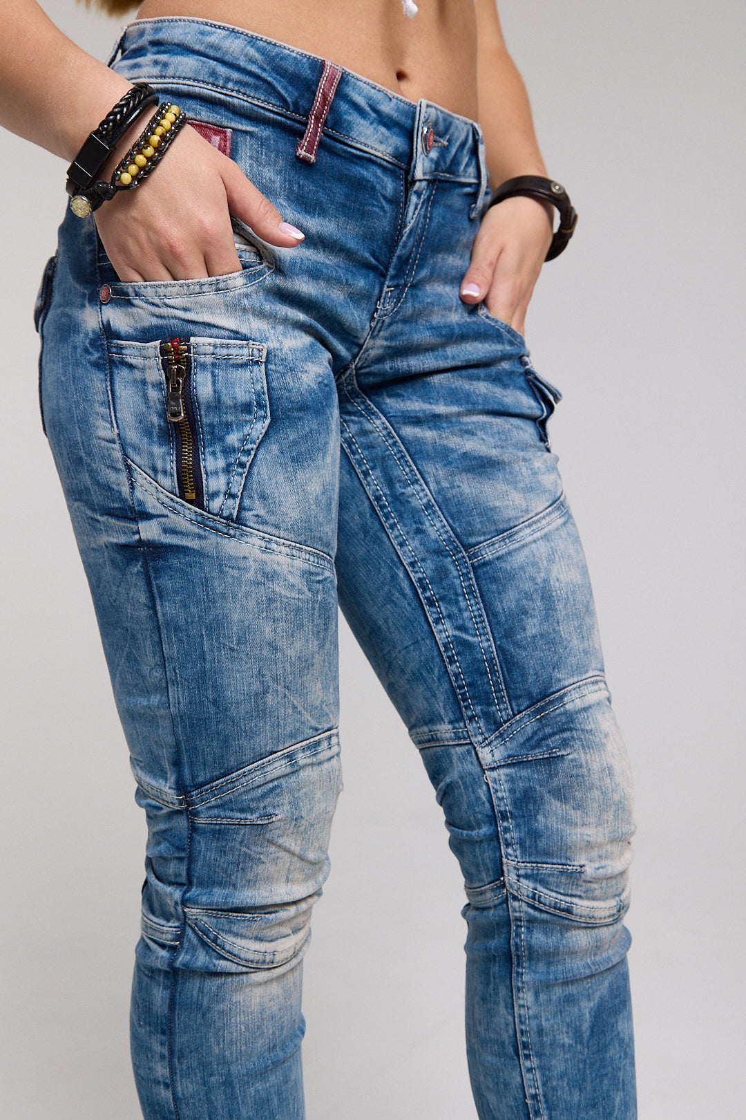 WD358 Comfortabele Dames Jeans met modieuze decoratieve Stiksels
