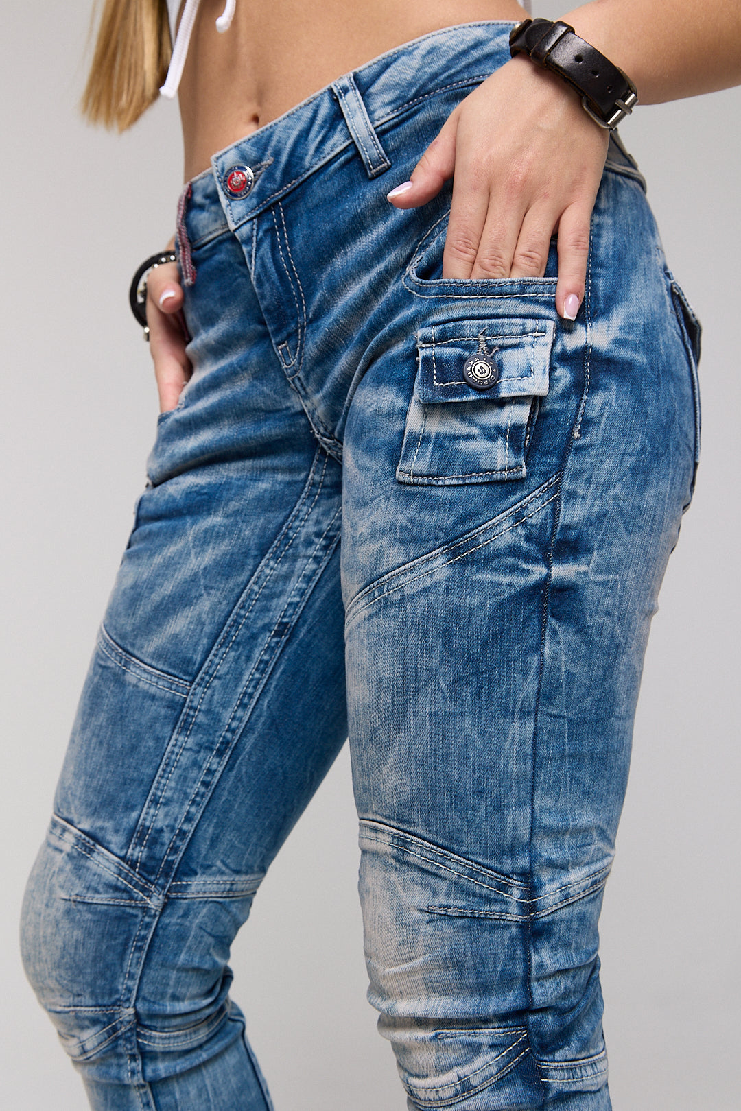 WD358 Comfortabele Dames Jeans met modieuze decoratieve Stiksels