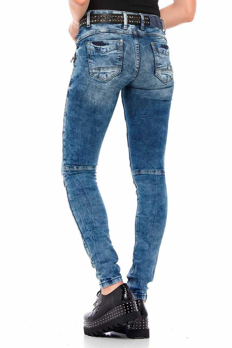 WD381 Damen Straight-Jeans mit coolen Stickelementen