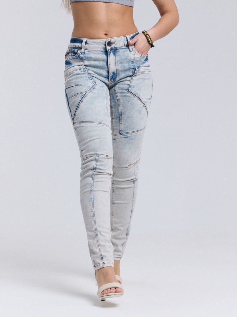 WD382 Slim-FIt Dames Jeans met extravagant Naaddesign in Straight Fit