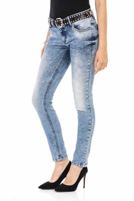 WD459 Femmes jeans slim-fit dans un look moderne