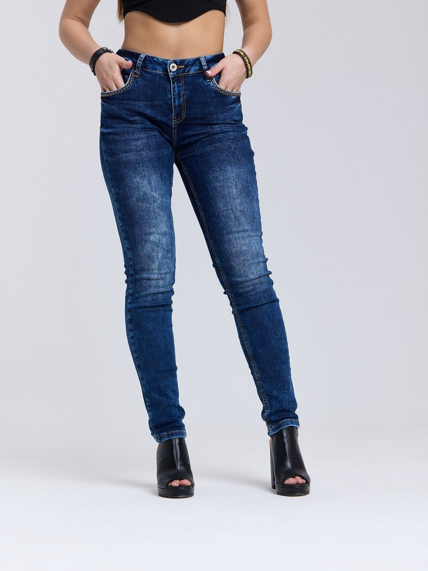 WD460 women Slim-Fit jeans with subtle wash and cool rivets