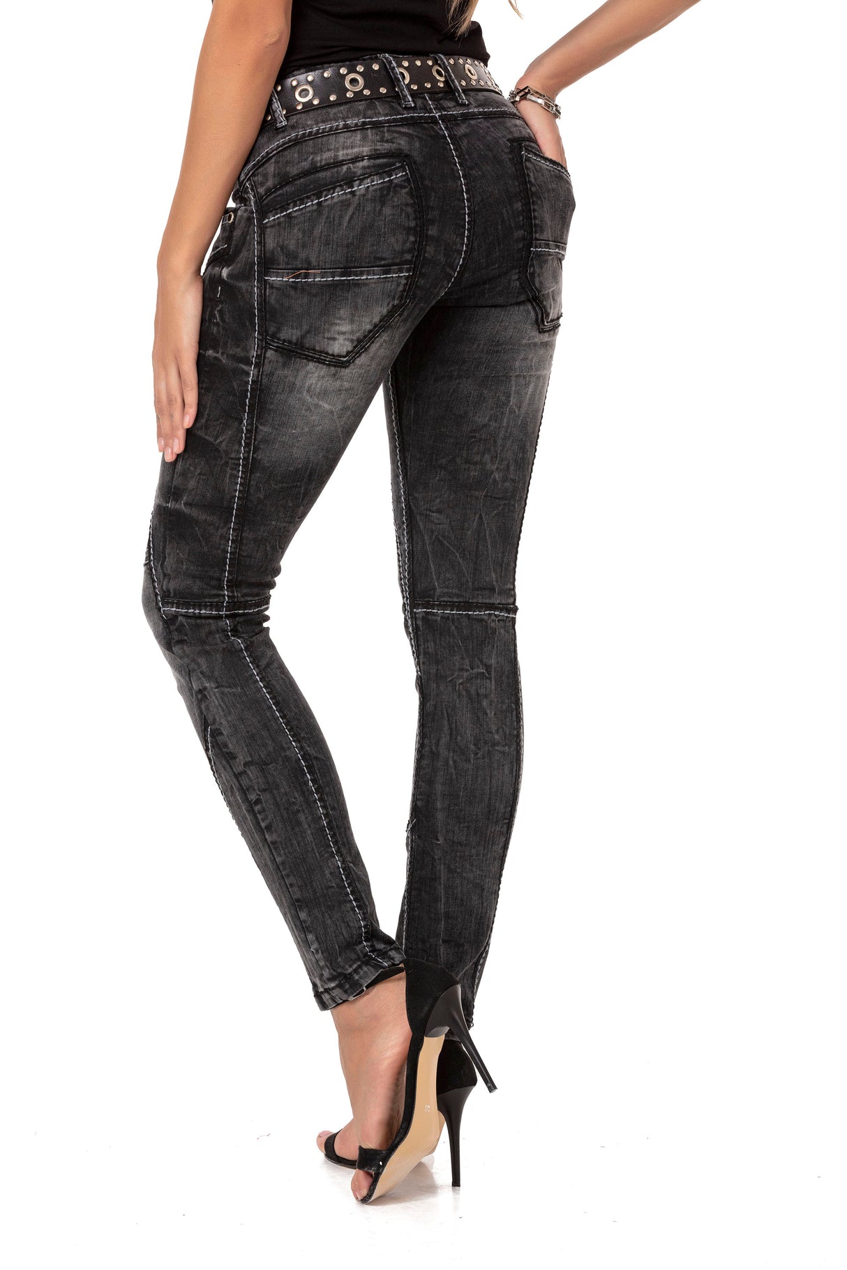 WD477 Women Straight jeans with trendy decorative stitching