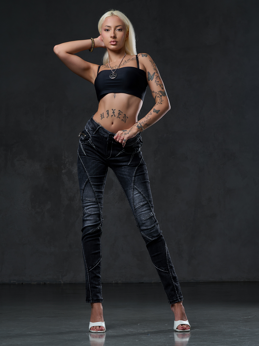 WD477 Women Straight jeans with trendy decorative stitching