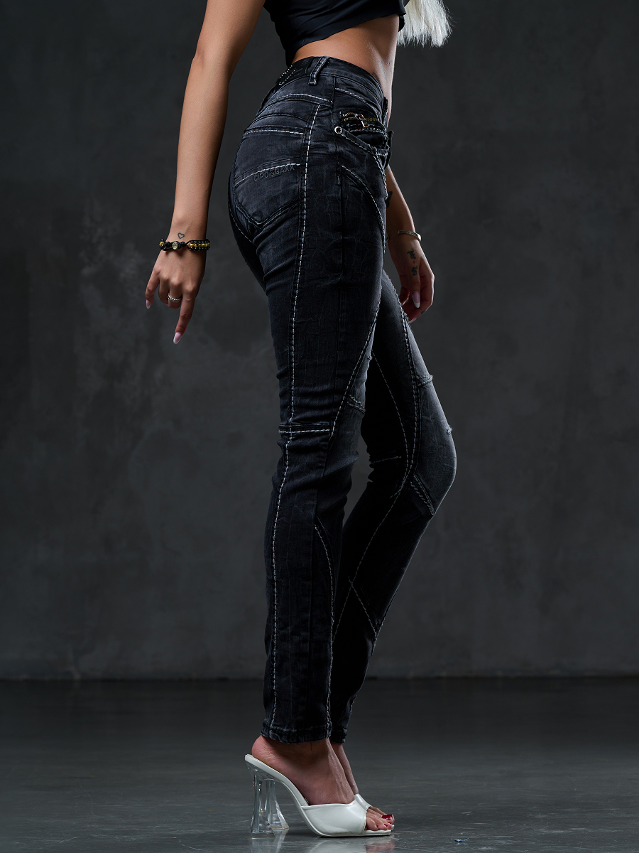 WD477 Women Straight jeans with trendy decorative stitching