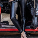 WD495 women's tube pants in leather look