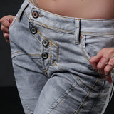 WD502 Slim-Fit Dames Jeans met Sierstiksels in Straight Fit