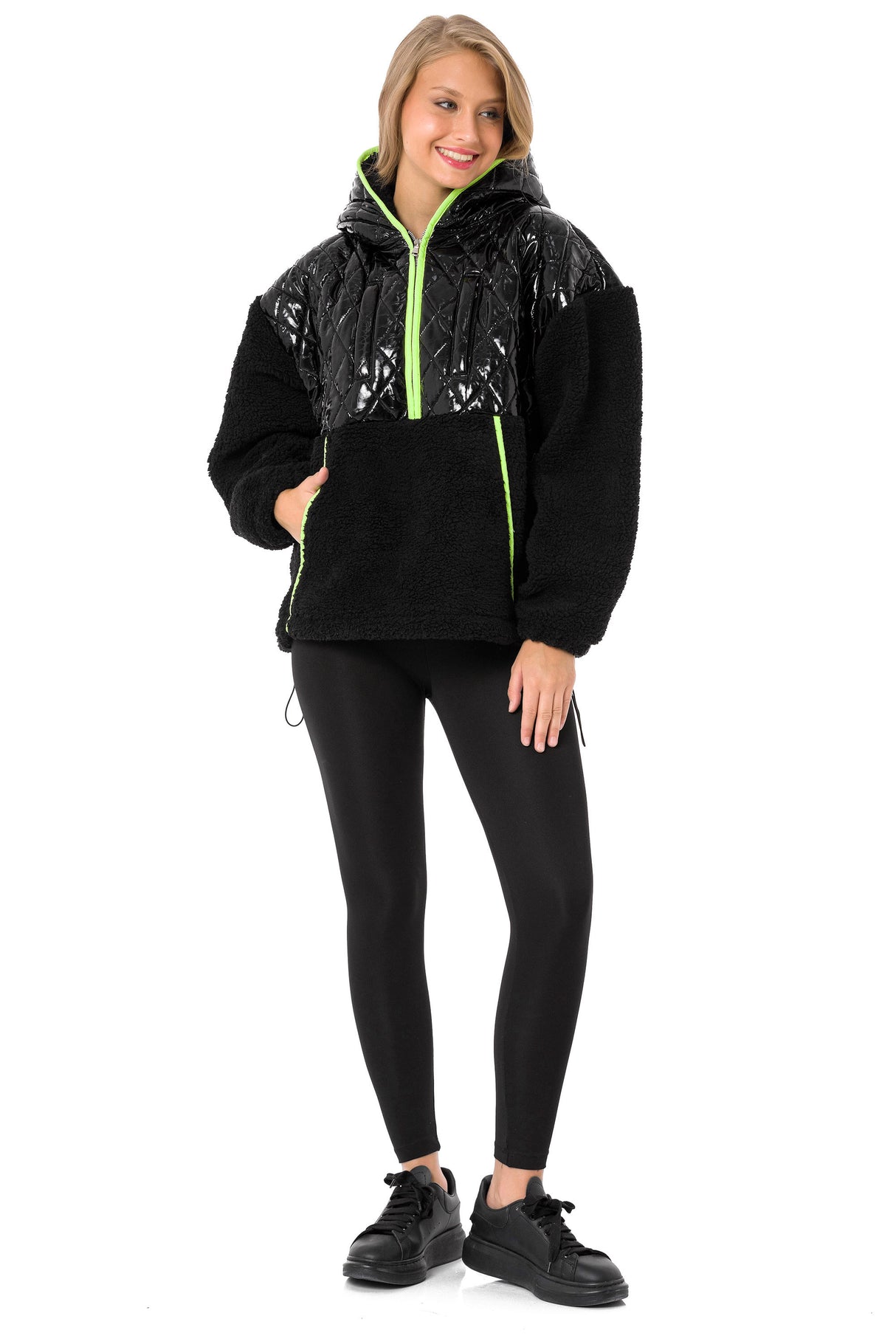 WL333 Sociedad con capucha para mujeres con un elemento de acolchado brillante